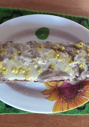 Una foto de Budín de algarroba con glasé de mandarina