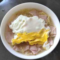 Instant Noodle with Ham and Egg-レシピのメイン写真