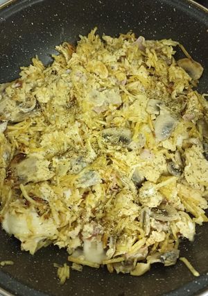 Foto de Ovos com Cogumelos, Bacon, Batata palha e Queijo