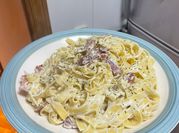 Una foto de pasta carbonara
