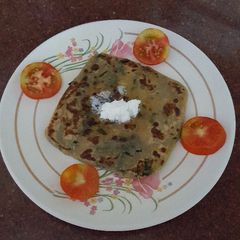 A picture of Dhania Parantha.