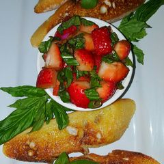 A picture of Mike's EZ Berry Basil Balsamic Bruschetta.