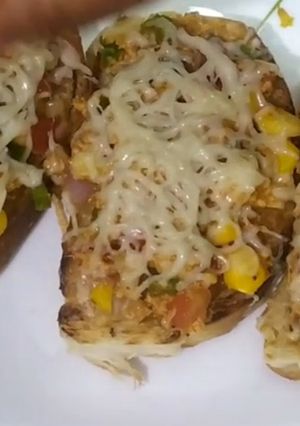 ઇટાલિયન બ્રુસેટા (Italian Bruschetta Recipe In Gujarati) રેસીપી મુખ્ય ફોટો