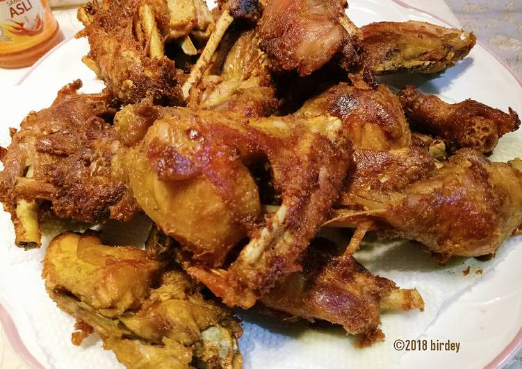 Resep Ayam Ungkep Goreng Sedap Lengkuas Aroma Kayu Manis Yang Enak Resep Ayam Populer Indonesia