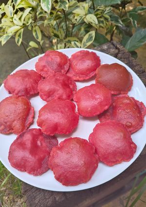 A picture of Beetroot puri.