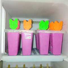 A picture of ice cream dragon fruit sehat....