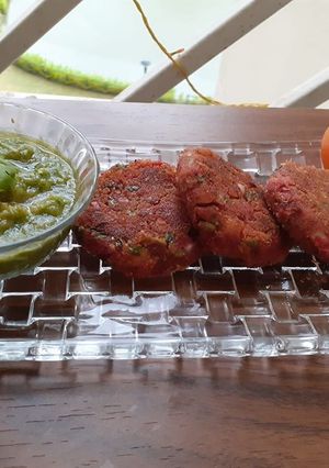 A picture of Roasted Vegetable and Beetroot Cutlets.