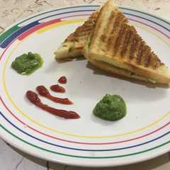 A picture of પેરી પેરી કચુંબર સેન્ડવીચ(peri peri sandwich recipe in Gujarati).