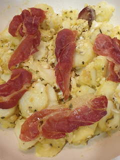 Una foto de Patatas con huevos revueltos