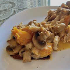 A picture of 【Clean-out-the-fridge】Comforting Chicken and Pumpkin Melt Sandwich.