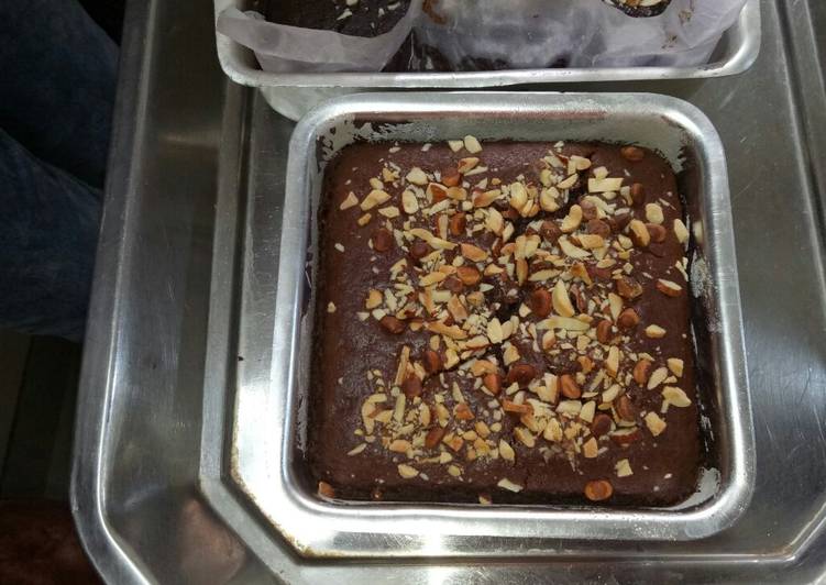 Steps to Prepare Homemade Hide&amp; Seek and Oreo Biscuit Cake
