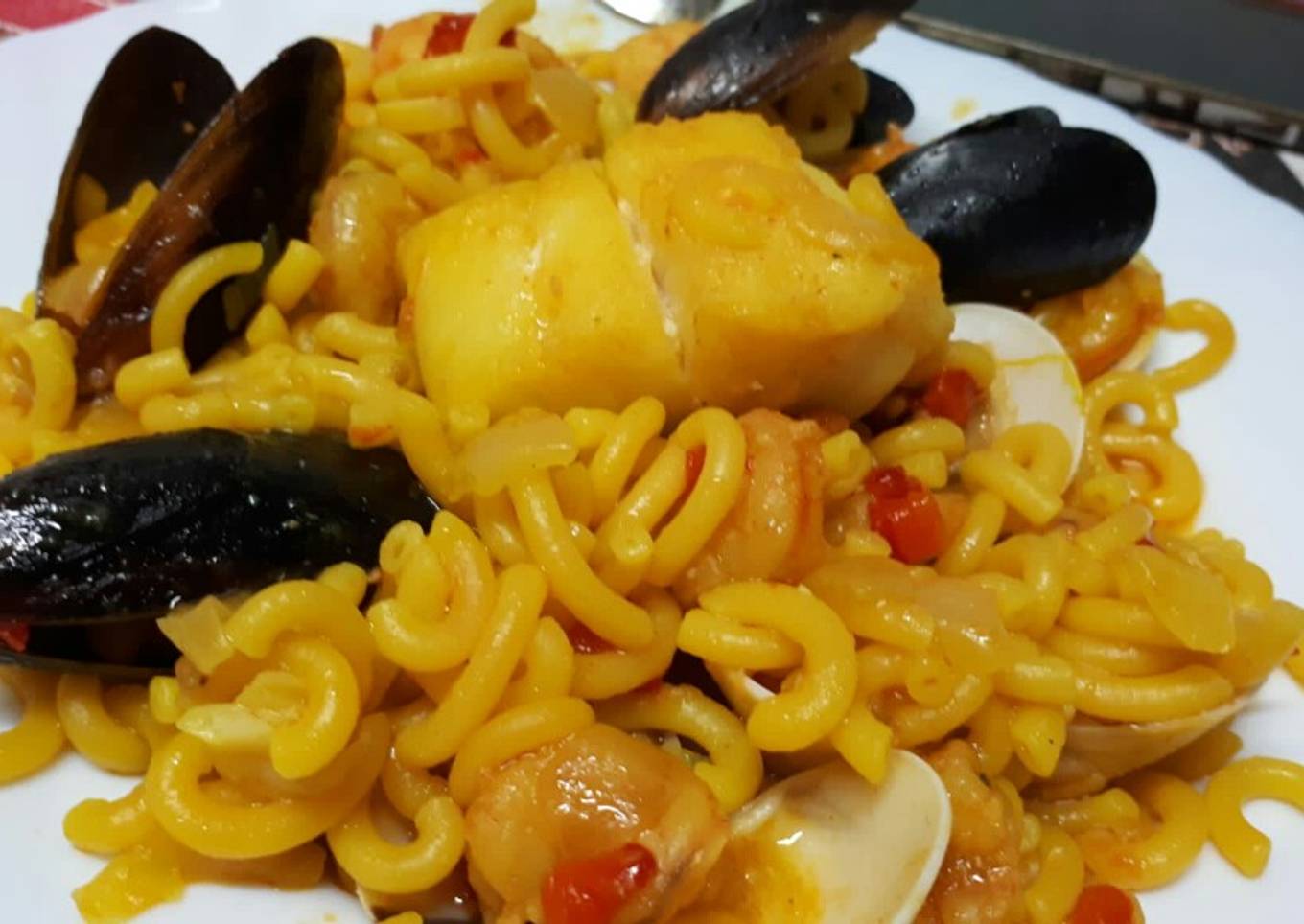 Fideüa con extra de marisco
