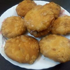 A picture of Mawa Kachori.