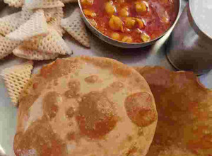 A picture of Jain Chole Bhature.