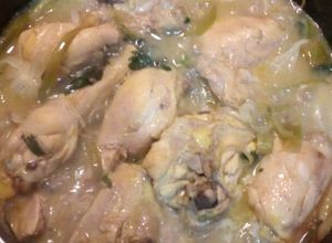 Una foto de Entomatado de pollo
