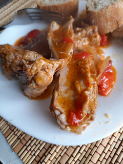 Una foto de Conejo en salsa