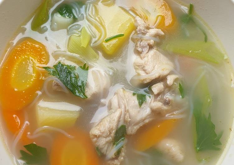 Langkah Mudah untuk Membuat Sup ayam laksa, Menggugah Selera