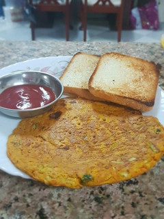 A picture of Cabbage omelette.