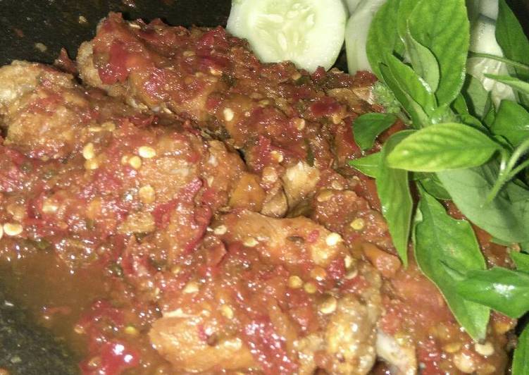 Ayam penyet gobyoss