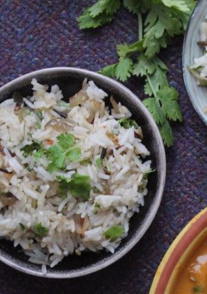 A picture of Fried shallot and coriander rice.