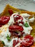 Ravioli com Tomate, Burrata e Manjericão