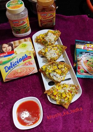 કોર્ન ભાખરી પીઝા (Corn Bhakhri Pizza Recipe In Gujarati) રેસીપી મુખ્ય ફોટો