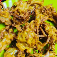 Cabbage pakoda fritters A picture of Cabbage pakoda fritters.