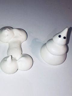 Une photo de Meringues d Halloween - Os et Fantômes 👻🦴