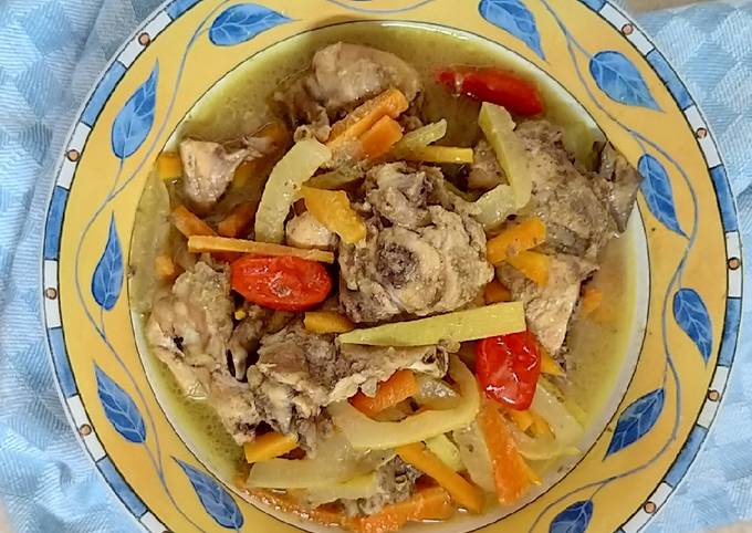 Tulangan ayam masak acar kuning