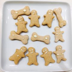 A picture of Gingerbread cookies.