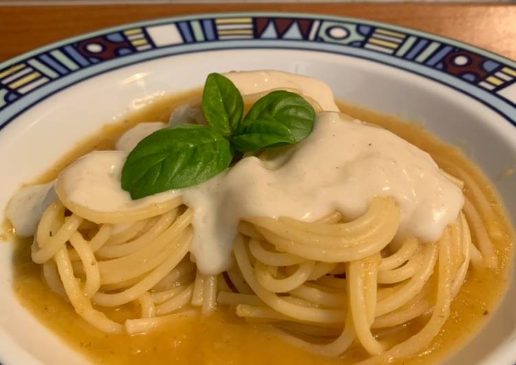 Step-by-Step Guide to Make Homemade Spaghetti al ciliegino giallo con crema ai formaggi