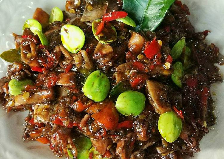  Resep Sambel cumi asin  pete oleh Lisa Lailatannur Cookpad