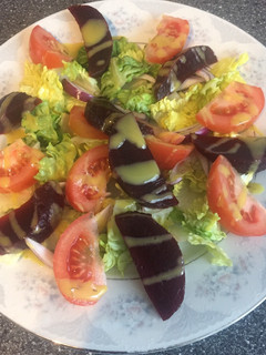 Foto principal de Ensalada de lechuga y remolacha
