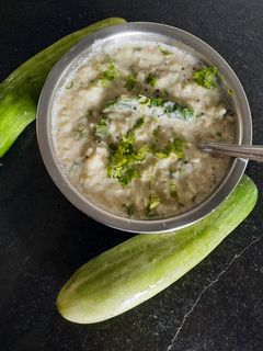 काकडीची कोशिंबीर (Kakdichi Koshimbir Recipe In Marathi) रेसिपी चे मुख्य फोटो