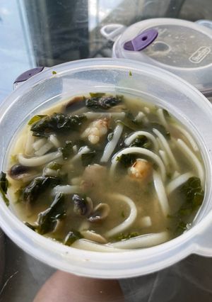 A picture of Shrimp & Chicken Pho.
