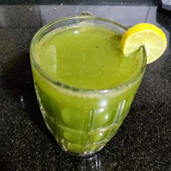 A picture of Summer delight green smoothie.