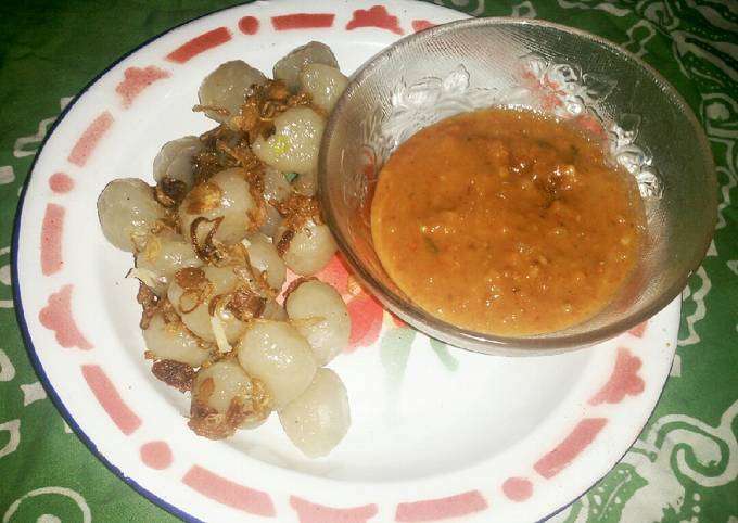 Cilok cocol sambal kacang