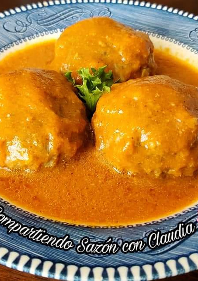 Una foto de Albóndigas rellenas en salsa de chipotle 🌺