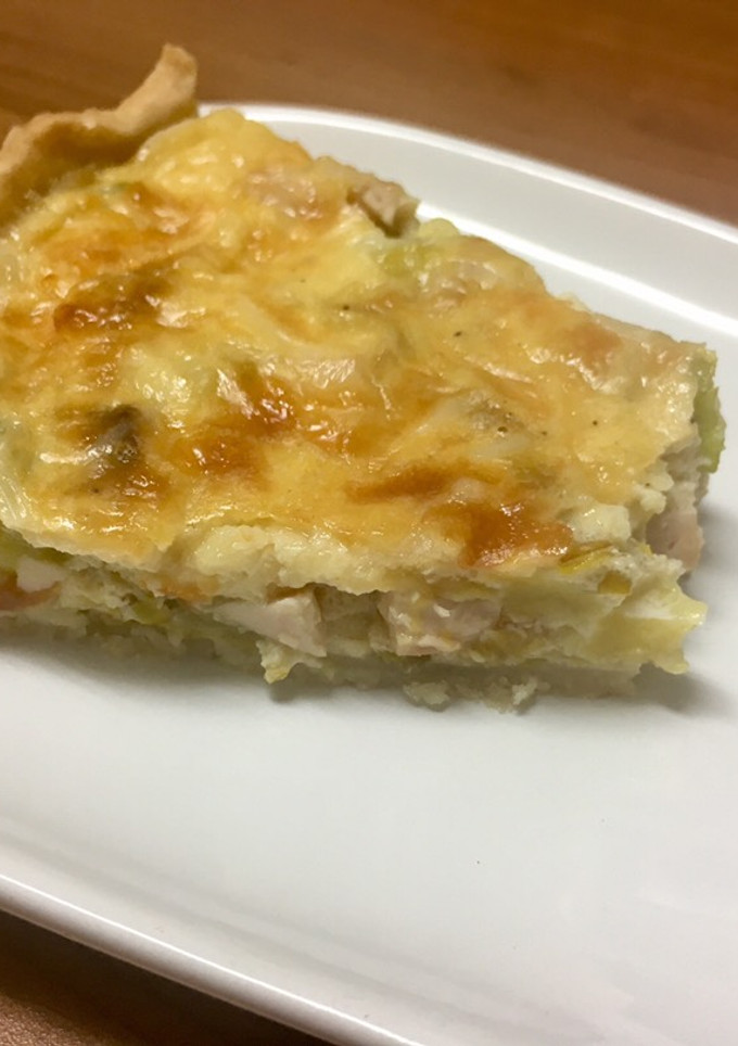 Una foto de Quiche de calabacín y lacón