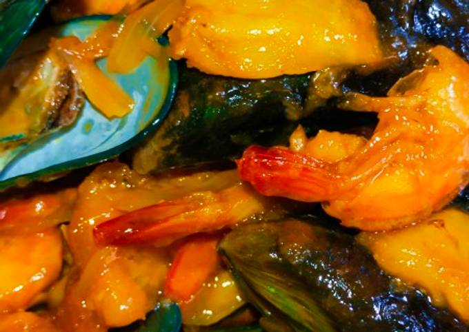 Resep Seefood saus padang (kerang udang nanas) yang Enak Banget