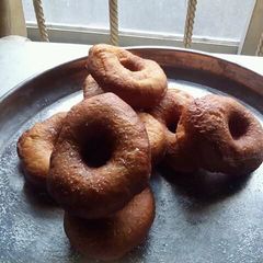 A picture of Yummy doughnuts.