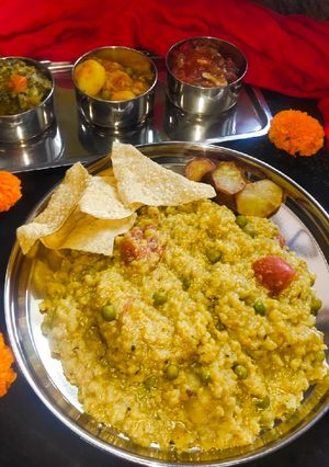খিচুড়ি(Khichdi recipe in Bengali) রেসিপির প্রধান ছবি