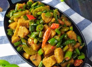 Foto resep Tumis Bunga Bawang dan Tempe Gembus