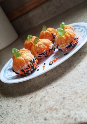A picture of Mandarin Orange "Pumpkin" Treats.