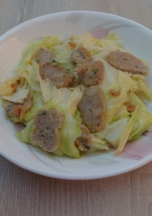 開陽高麗菜炒貢丸 的食譜成品照片