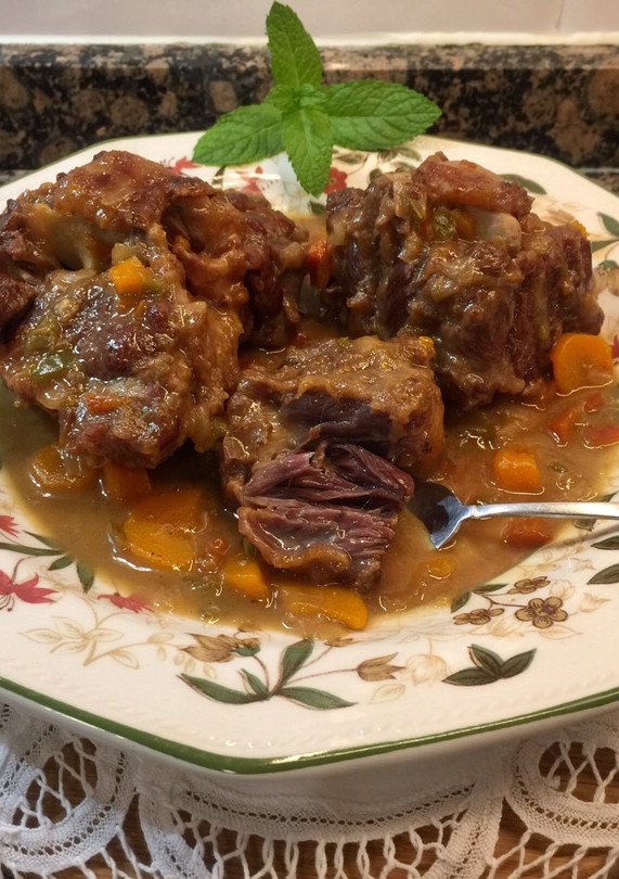 Una foto de Rabo de ternera estofado sin gluten