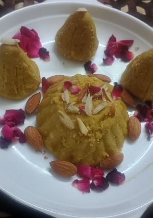 राजस्थानी स्टाइल मूठीया चूरमा लड्डू रेसिपी मुख्य फोटो