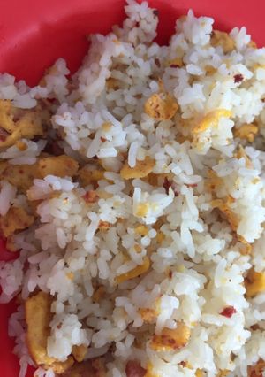 Foto resep Super simple!! Garlic fried rice with corned beef egg