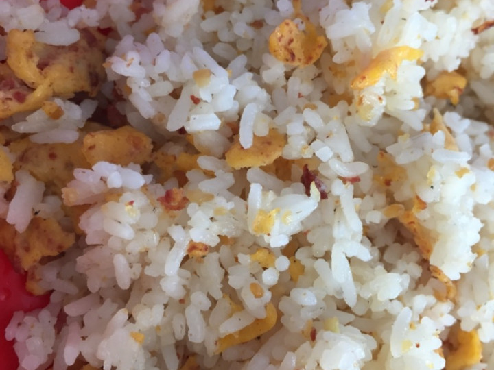 Anti Ribet, Bikin Super simple!! Garlic fried rice with corned beef egg Irit Untuk Jualan