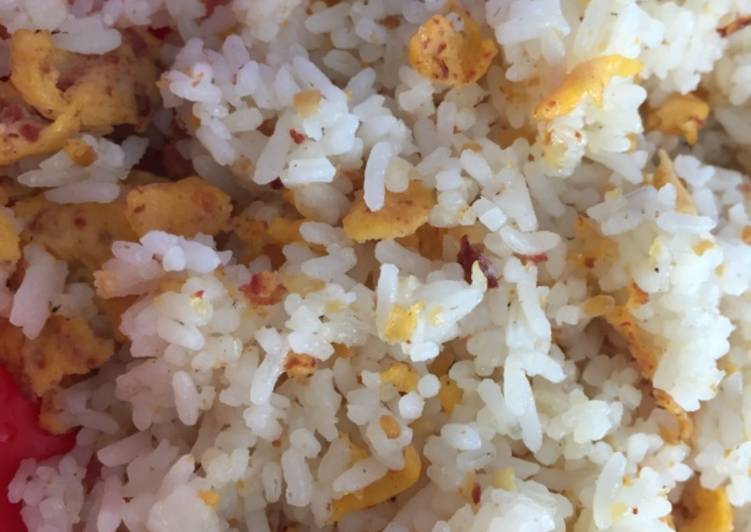 Resep Super simple!! Garlic fried rice with corned beef egg Enak
